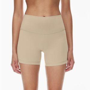 Aritzia tna life 5” shorts